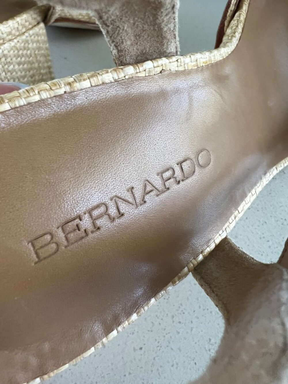 BERNARDO Monroe Slingback PUMPS BEIGE  Raffia and leather size 8.5 - Picture 5 of 9